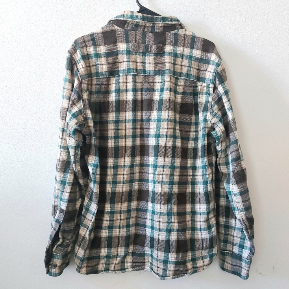 Woolrich Men's Vintage Plaid Flannel Button-Down Shirt - Picture 2 of 4
